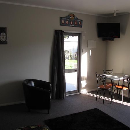 Cruz Inn Featherston Extérieur photo
